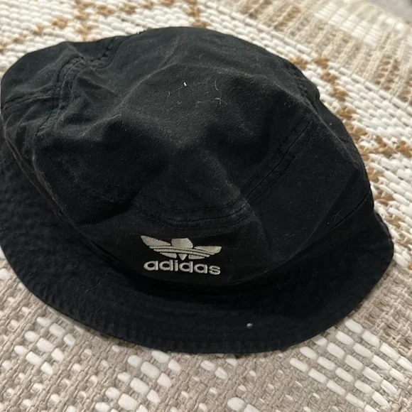 Adidas‎ Bucket Hat - Picture 2 of 8